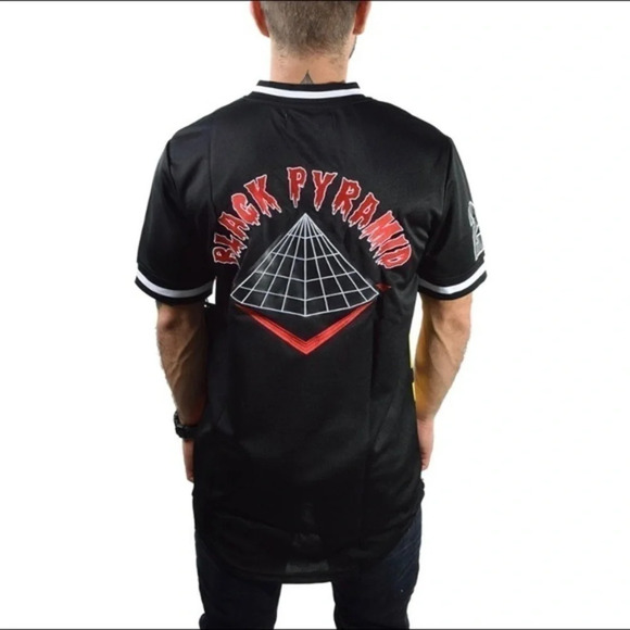 Black pyramid jersey t-shirt - Picture 2 of 5